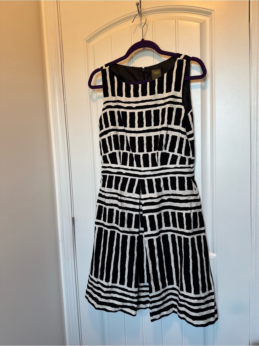 Taylor Black and White Striped Geometric Sleeveless Dress